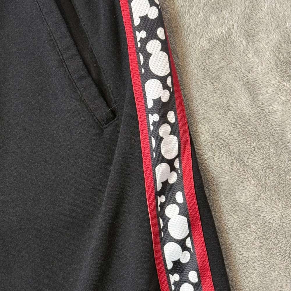 Torrid Disney Mini Skirt Size 2X Black Mickey Mouse Side Stripe Pockets Casual - Picture 5 of 9